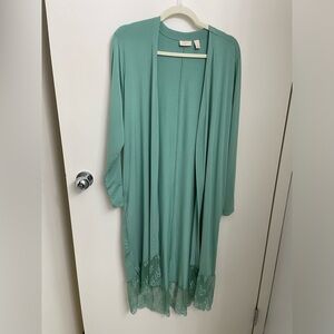 Duster with lace hem
